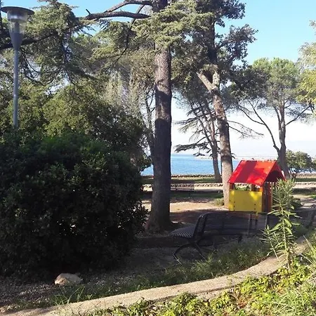 4693-2 For Max. 4 Pers. In 公寓