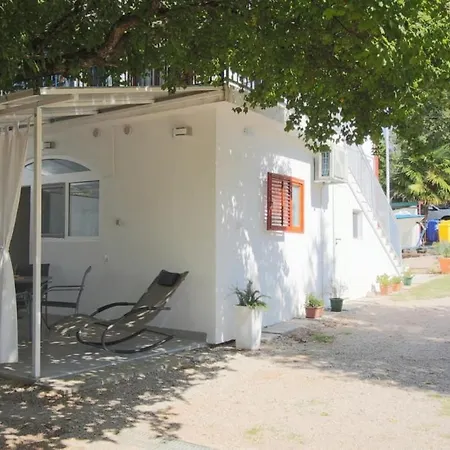 4693-2 For Max. 4 Pers. In 公寓 *