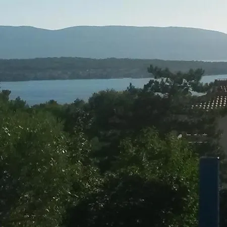 4693-2 For Max. 4 Pers. In *