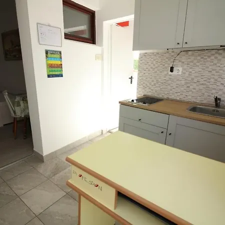 Apartment 4693-2 For Max. 4 Pers. In *